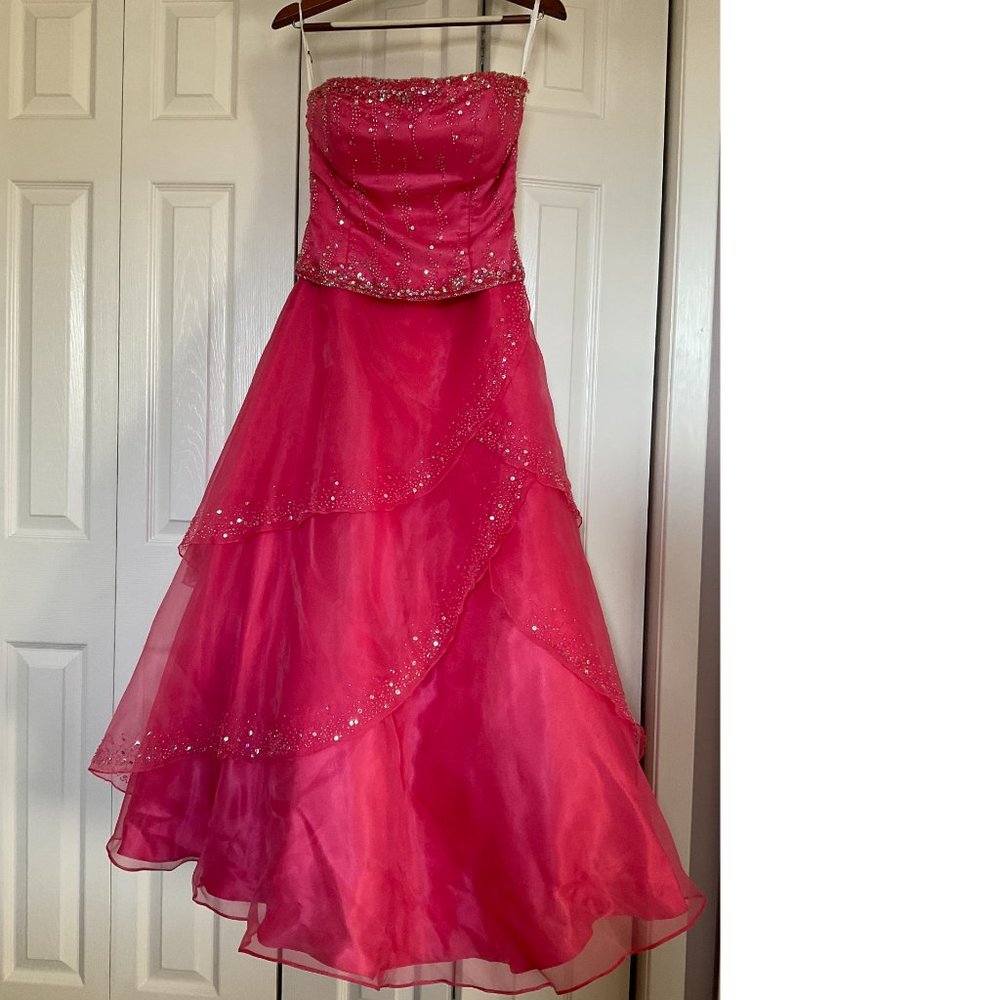 Gorgeous Pink Tiered Ball Gown Grad Prom Dress Size 4-6
